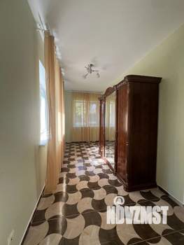 Коттедж 468м&sup2;, 3-этажный, на длительный срок, 