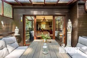 Дом 250м&sup2;, 2-этажный, посуточно, 