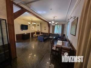 Дом 280м&sup2;, 3-этажный, посуточно, 