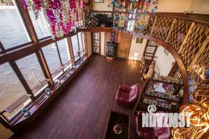 Дом 300м&sup2;, 2-этажный, посуточно, 