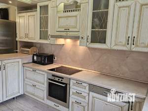 Коттедж 180м², 2-этажный, на длительный срок, 