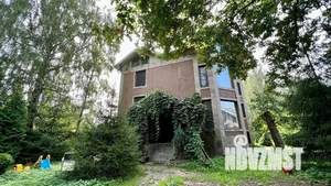 Дом 350м&sup2;, 4-этажный, посуточно, 