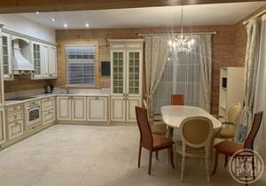 Дом 256м&sup2;, 2-этажный, на длительный срок, 