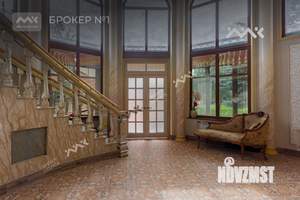 Дом 380м&sup2;, 3-этажный, на длительный срок, 