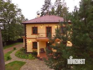 Дом 220м&sup2;, 2-этажный, на длительный срок, 