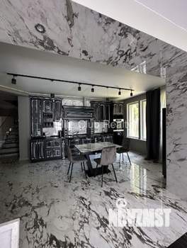 Дом 220м², 2-этажный, на длительный срок, 