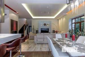 Дом 250м², 3-этажный, на длительный срок, 