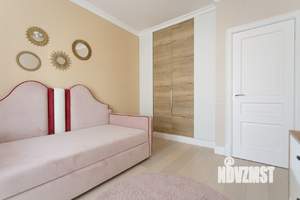 Таунхаус 118м&sup2;, 3-этажный, на длительный срок, 