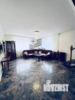 Дом 200м², 2-этажный, на длительный срок, 