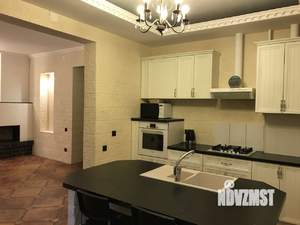 Дом 220м&sup2;, 2-этажный, на длительный срок, 