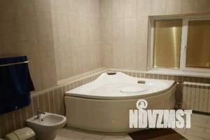 Дом 200м&sup2;, 2-этажный, посуточно, 