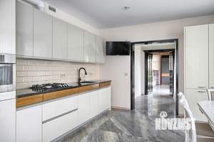 Коттедж 230м², 2-этажный, на длительный срок, 