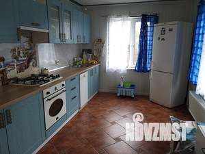 Коттедж 250м², 2-этажный, на длительный срок, 