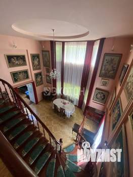 Коттедж 300м&sup2;, 2-этажный, на длительный срок, 