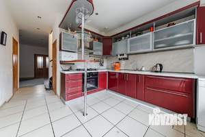 Таунхаус 190м&sup2;, 3-этажный, на длительный срок, 