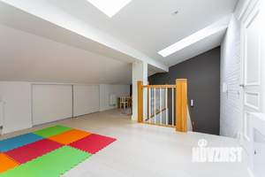 Таунхаус 118м&sup2;, 3-этажный, на длительный срок, 