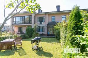 Таунхаус 118м&sup2;, 3-этажный, на длительный срок, 