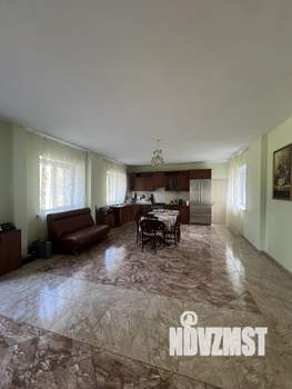 Коттедж 468м&sup2;, 3-этажный, на длительный срок, 