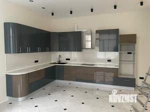 Дом 426м², 3-этажный, на длительный срок, 
