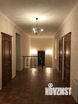 Дом 220м&sup2;, 2-этажный, на длительный срок, 