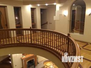 Дом 650м&sup2;, 3-этажный, посуточно, 