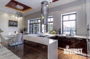 Дом 250м², 3-этажный, на длительный срок, 