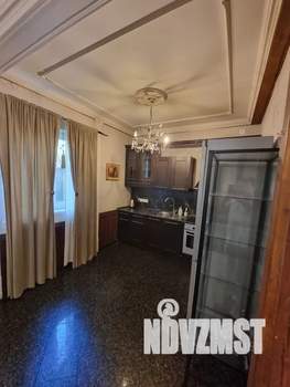 Дом 280м&sup2;, 3-этажный, посуточно, 