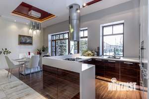 Дом 250м², 3-этажный, на длительный срок, 