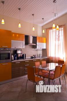 Таунхаус 155м², 3-этажный, на длительный срок, 