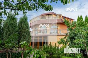 Дом 380м&sup2;, 3-этажный, на длительный срок, 