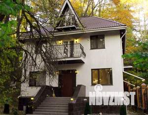 Коттедж 280м², 3-этажный, на длительный срок, 