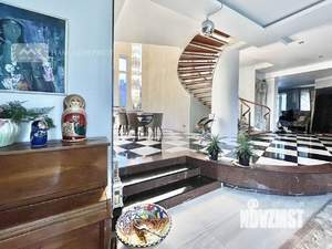 Дом 400м&sup2;, 2-этажный, на длительный срок, 