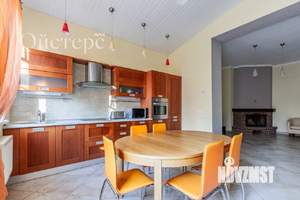 Таунхаус 155м², 3-этажный, на длительный срок, 