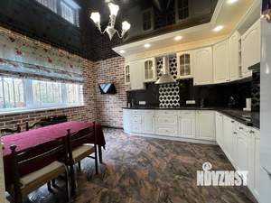 Дом 220м&sup2;, 2-этажный, на длительный срок, 