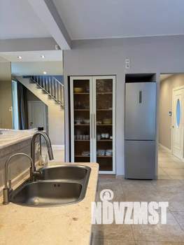 Дом 208м&sup2;, 2-этажный, посуточно, 