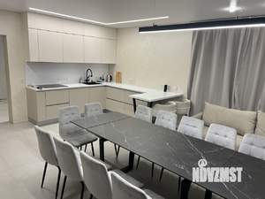 Дом 200м&sup2;, 2-этажный, посуточно, 