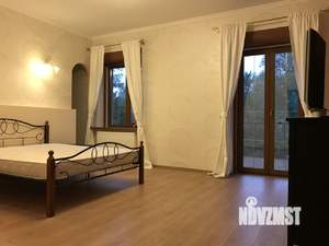 Дом 220м&sup2;, 2-этажный, на длительный срок, 