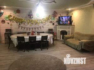 Дом 200м&sup2;, 2-этажный, посуточно, 