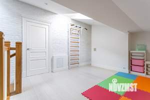 Таунхаус 118м&sup2;, 3-этажный, на длительный срок, 