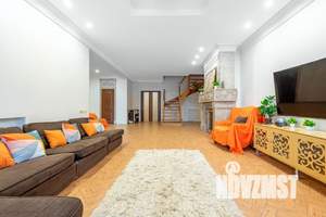 Дом 1000м², 2-этажный, посуточно, 