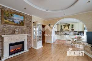 Коттедж 240м&sup2;, 3-этажный, на длительный срок, 