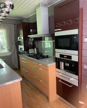 Дом 350м², 2-этажный, на длительный срок, 