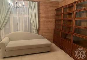 Дом 256м&sup2;, 2-этажный, на длительный срок, 