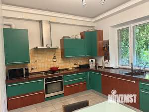 Таунхаус 140м², 3-этажный, на длительный срок, 