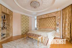 Дом 530м&sup2;, 3-этажный, посуточно, 