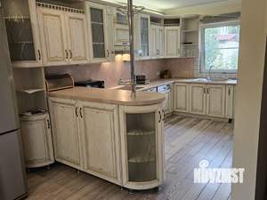 Коттедж 180м², 2-этажный, на длительный срок, 