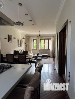 Таунхаус 260м², 4-этажный, на длительный срок, 