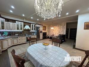 Дом 201м², 3-этажный, на длительный срок, 