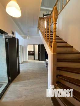 Коттедж 250м², 2-этажный, на длительный срок, 