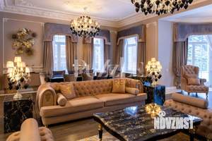 Дом 548м&sup2;, 3-этажный, на длительный срок, 